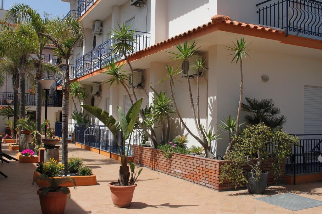 Hotel Pagano SantʼAlessio Siculo Exterior foto